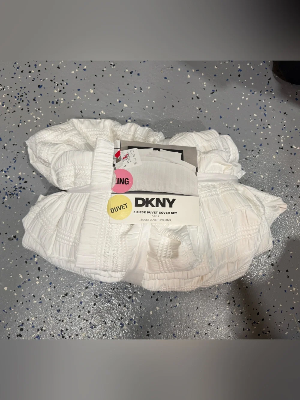 NWT dkny king size duvet cover